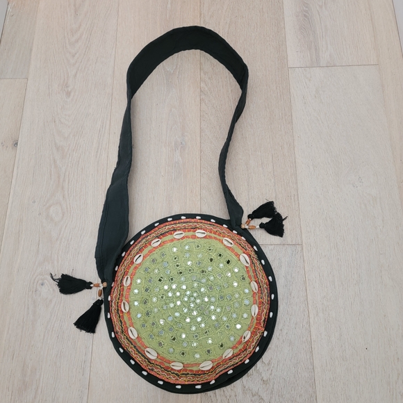 Bohemian Embroidered Crossbody Bag - Black and Green - Picture 13 of 13